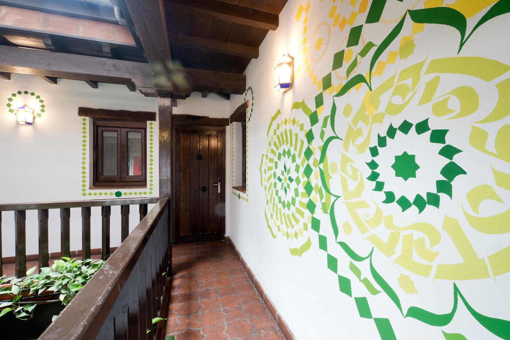 Oasis Backpackers' Granada